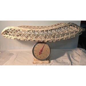 Vintage White Wicker Wall Shelf Hanging Rattan Display Shelf Boho Cottage